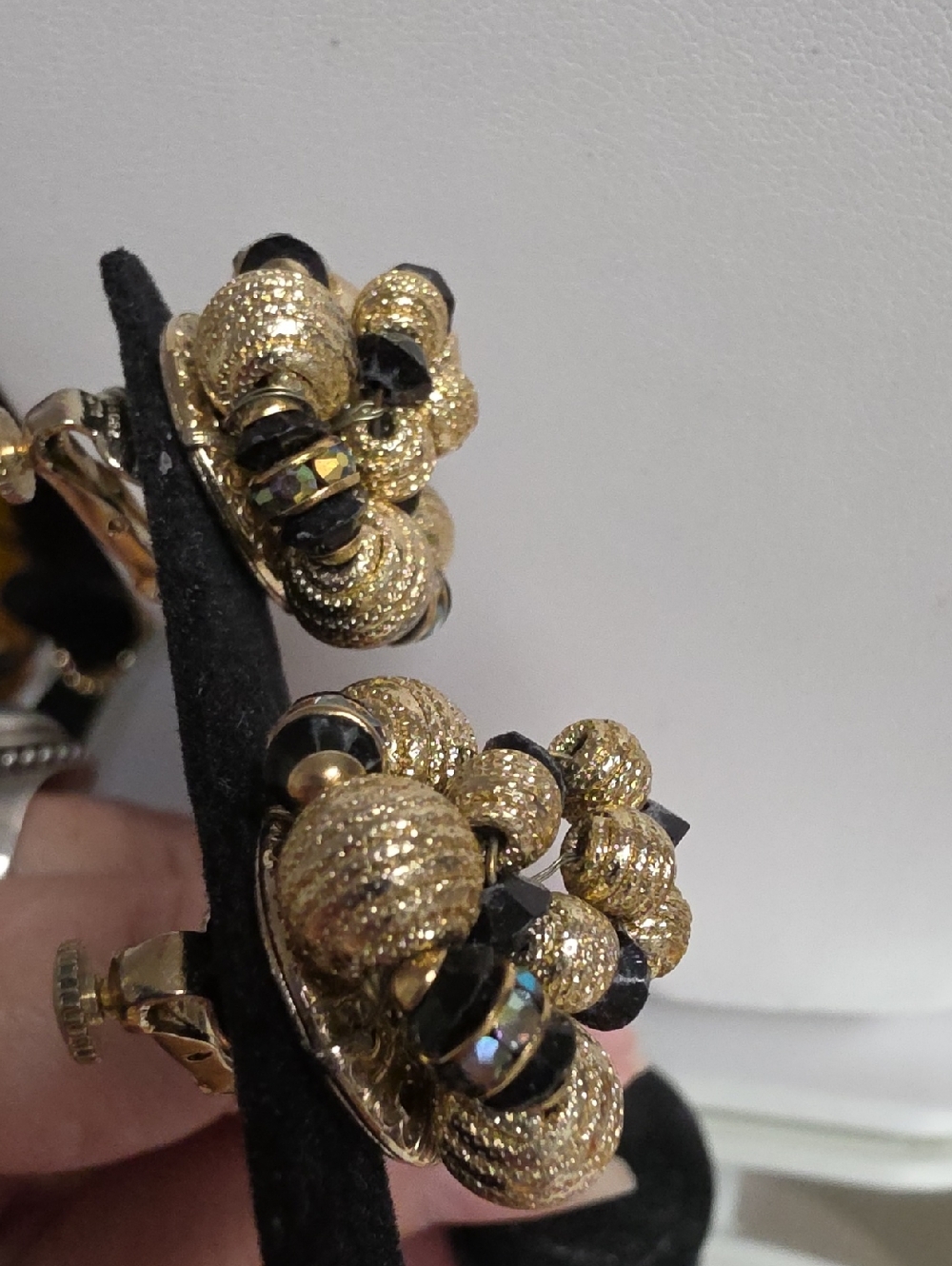 Vintage Vendome AB Gold and Black Clip On Earrings - Picture 5 of 8